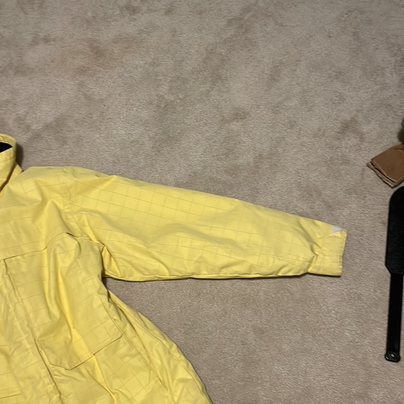 Mens Yellow winter coat worn once not new to tag - Picture 2 of 8